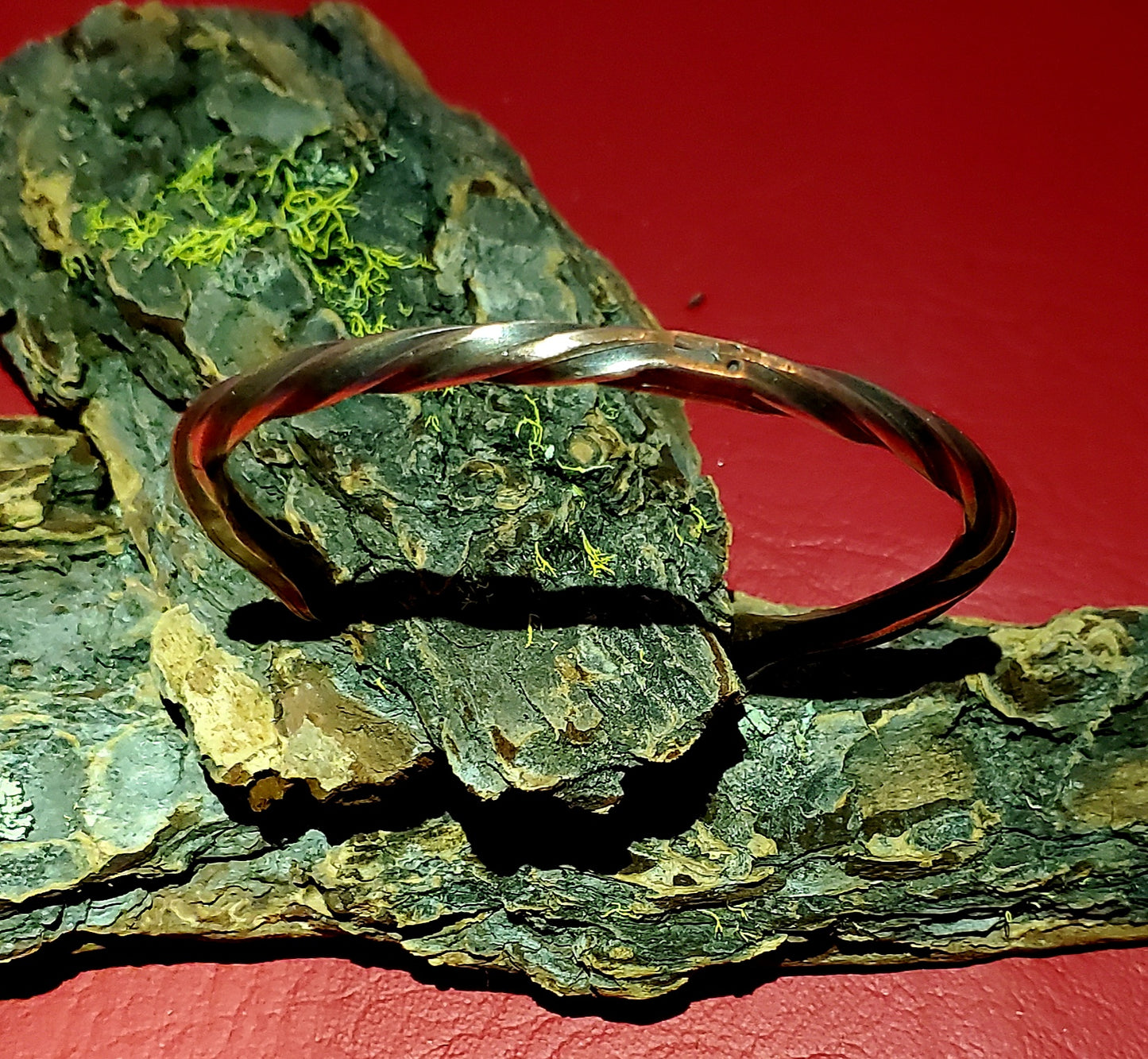 Reverse twist copper cuff